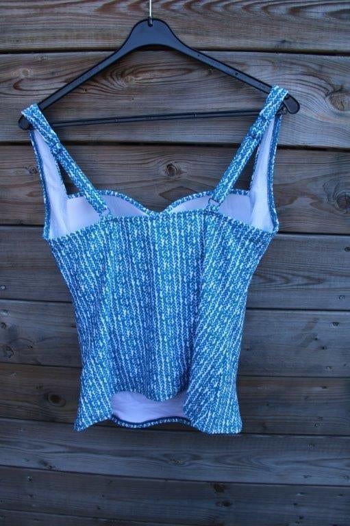 Tankinitop blauw/ wit Livera 44 B/C Cup Vaste prijs, Kleding | Dames, Badmode en Zwemkleding, Overige typen, Zo goed als nieuw