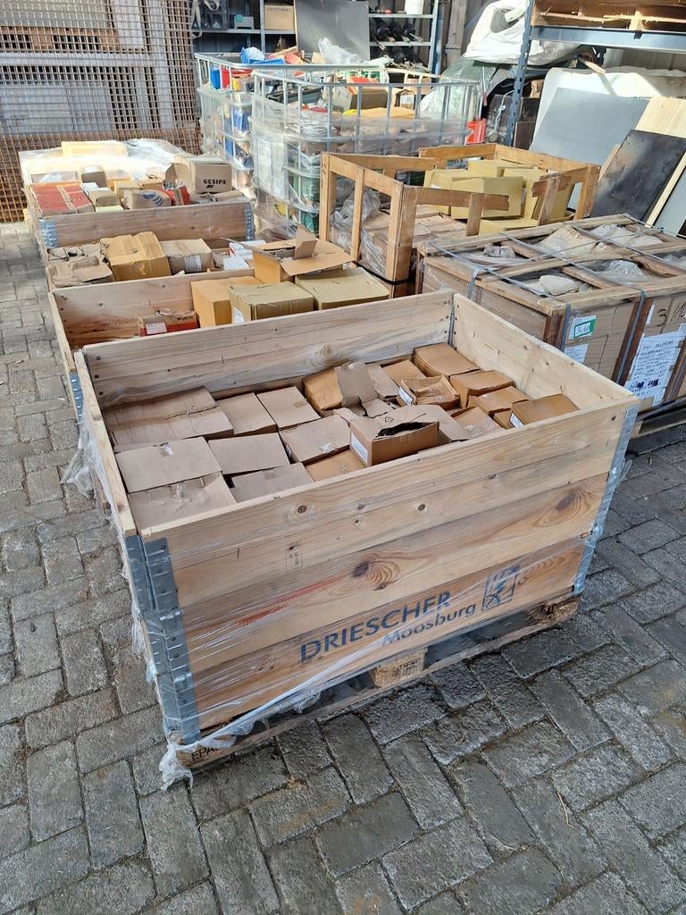 Grote partij bouten moeren bevestigingsmateriaal, Ophalen, Nieuw, Bouten of Moeren