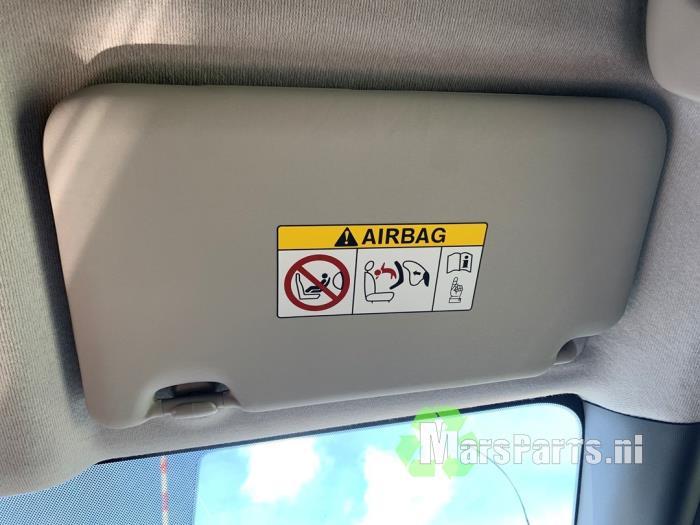 Zonneklep van een Nissan Micra, Gebruikt, -, -, Ophalen of Verzenden