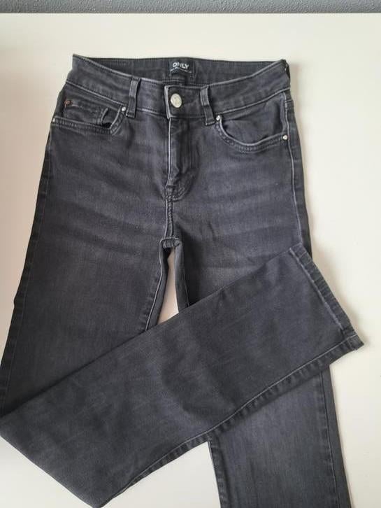 Only spijkerbroek lage waist maat 32, Kleding | Dames, Spijkerbroeken en Jeans, Only, Ophalen of Verzenden, W27 (confectie 34) of kleiner