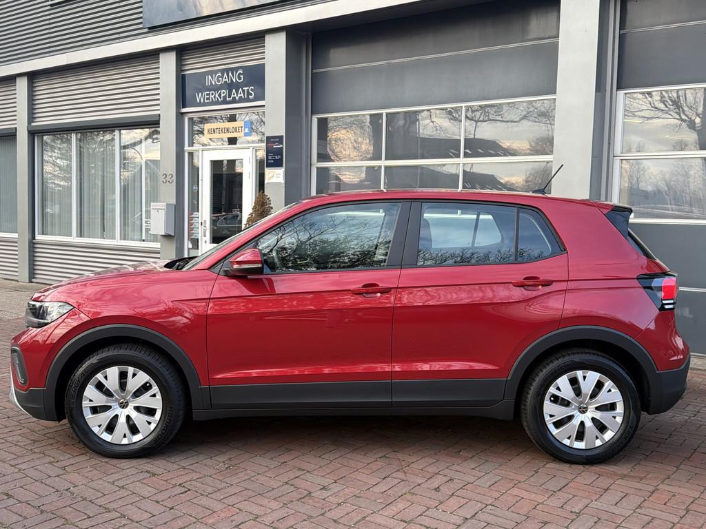 Volkswagen T-Cross 1.0 TSI 95pk 2024 Rood 410 KM NIEUW !, Auto's, Voorwielaandrijving, Gebruikt, Lichtsensor, 620 kg