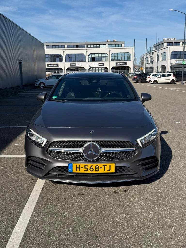 Mercedes-Benz A-Klasse A 200 163pk 7G-DCT 2020 Grijs, Auto's, Verblindingsvrij grootlicht, Zwart, 4 cilinders, 163 pk