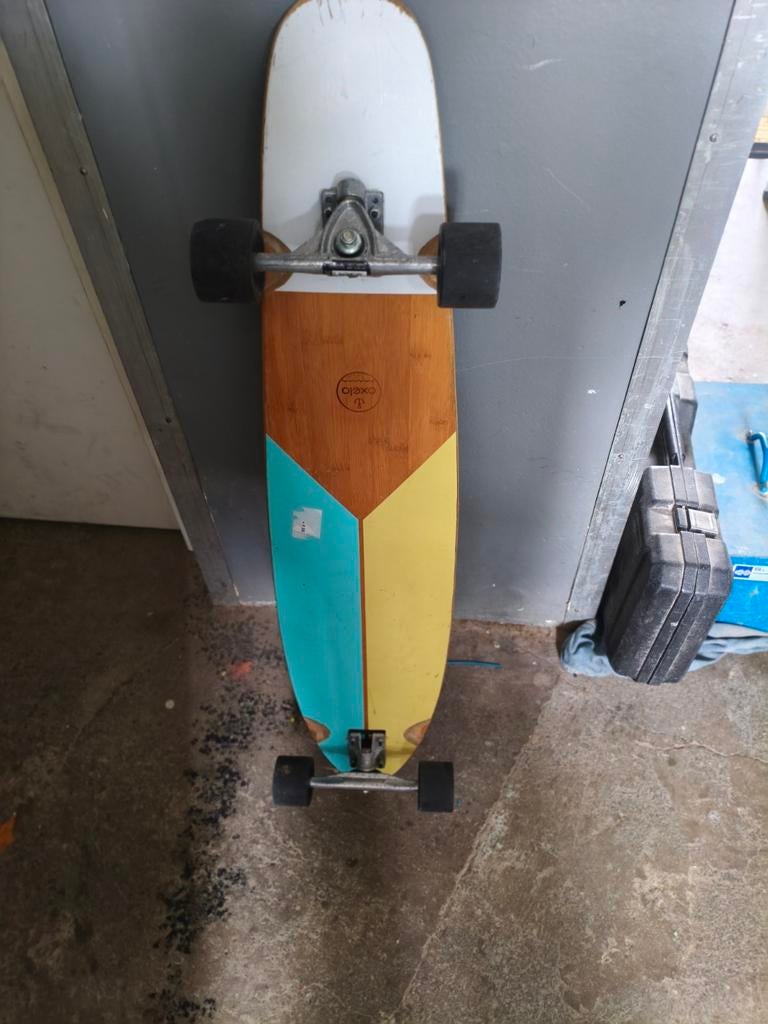 Oxelo skateboard met gekleurde onderkant, Sport en Fitness, Skateboarden, Ophalen