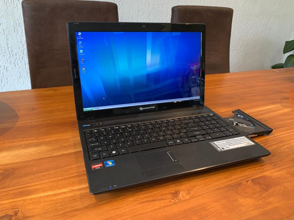 Nette 15 inch Windows XP laptop, dualcore 2.3ghz, goede accu, 2 tot 3 Ghz, Ophalen of Verzenden, Zo goed als nieuw, 320 GB