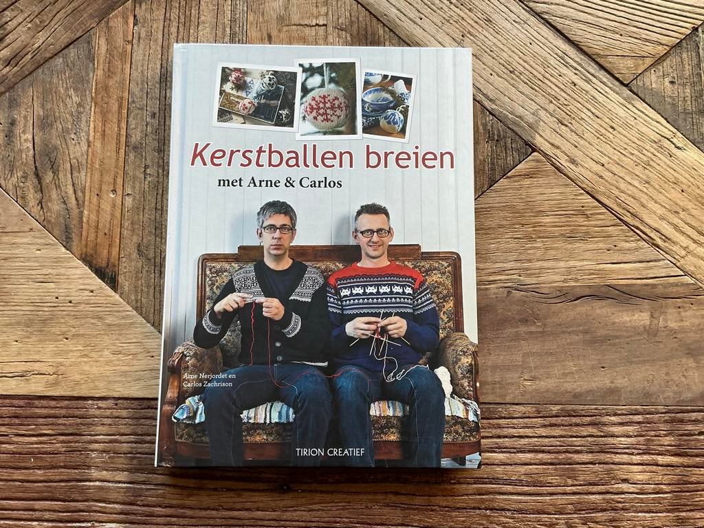 Kerstballen breien met Arne & Carlos - Handwerkboek, Ophalen of Verzenden, Zo goed als nieuw