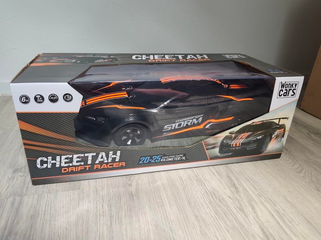 Bestuurbare auto met afstandsbediening, Elektro, Ophalen of Verzenden, Zo goed als nieuw, Schaal 1:10