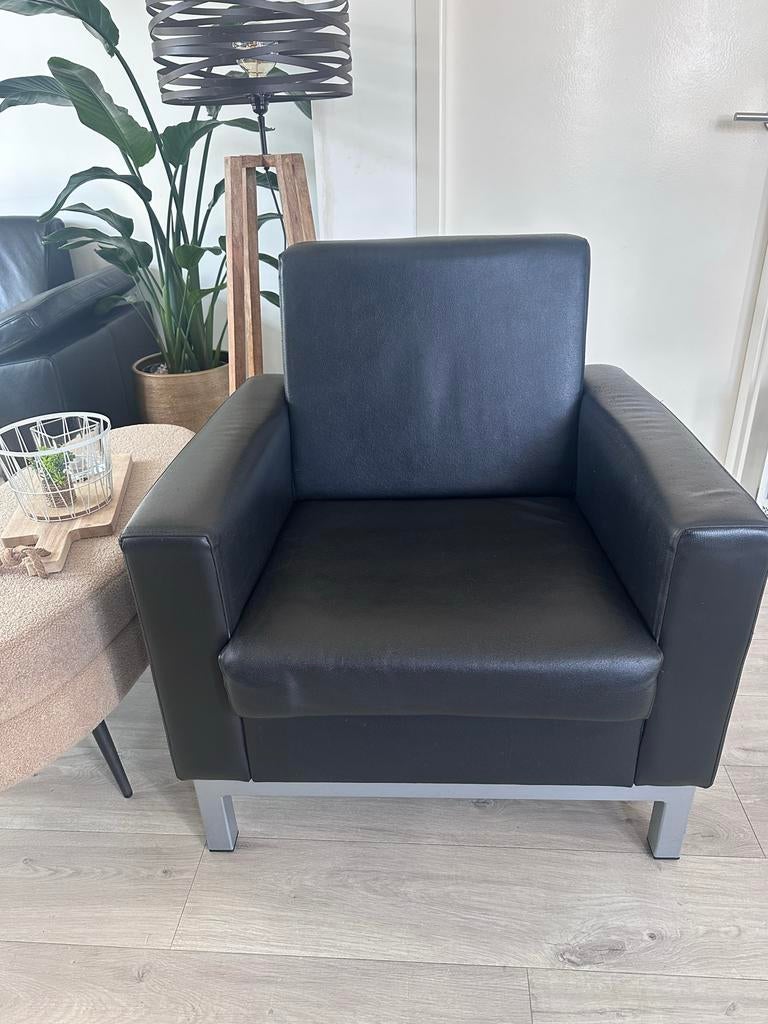 Mooie zwart lederen fauteuil, Huis en Inrichting, Fauteuils, Ophalen, Gebruikt, Leer, 75 tot 100 cm