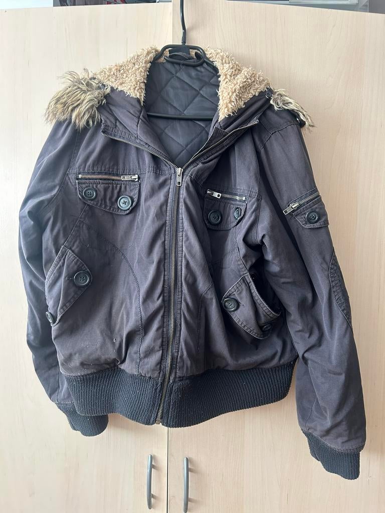 Korte dames jas. Brooker maat 42., Ophalen of Verzenden, Zo goed als nieuw, Maat 42/44 (L)