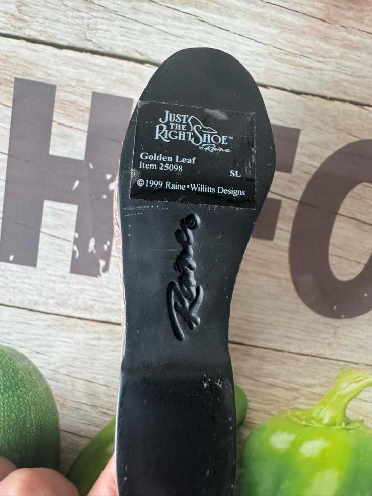 Just the Right Shoe Golden Leaf - Raine Willitts Designs, Verzamelen, Poppetjes en Figuurtjes, Gebruikt, Ophalen
