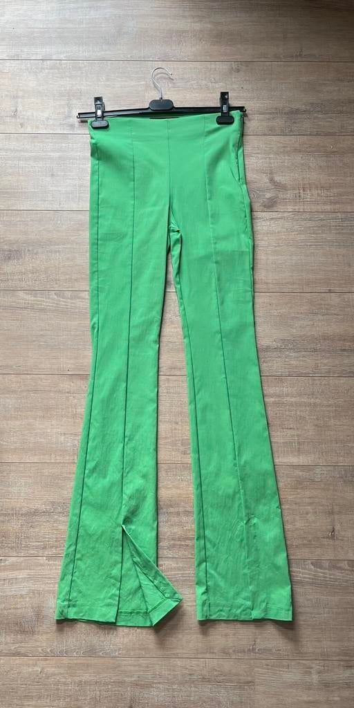 Nieuw Zara M broek Groen grasgroen Elastine, Maat 38/40 (M), Nieuw, Ophalen of Verzenden, Lang