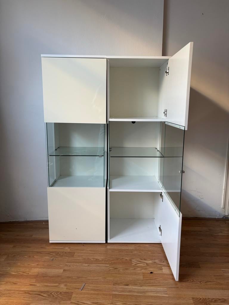 2 Moderne Design Vitrinekasten, Huis en Inrichting, Kasten | Vitrinekasten, Ophalen, Gebruikt, 50 tot 100 cm, Glas