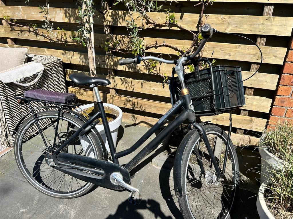 Gazelle  heavyduty damesfiets met voordrager en mand, Fietsen en Brommers, Fietsen | Dames | Damesfietsen, Velgrem, Versnellingen
