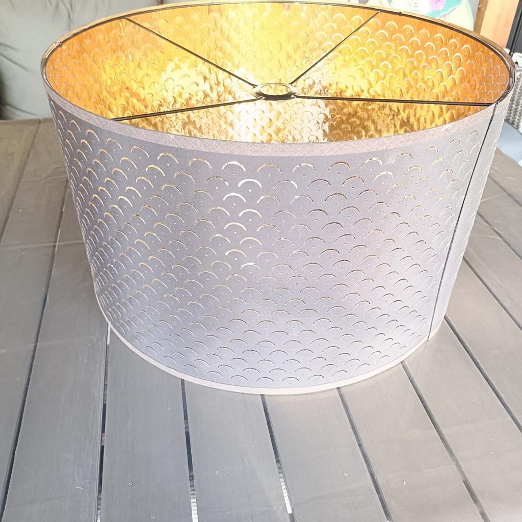 IKEA lampenkap 59 cm met gouden binnenkant, Huis en Inrichting, Lampen | Lampenkappen, Ophalen, Gebruikt, Overige kleuren, Modern, Sfeervol