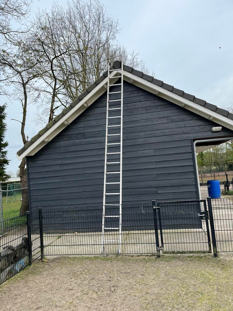 Aluminium ladder 4,5 mtr lang, Ophalen, Gebruikt, 4 meter of meer