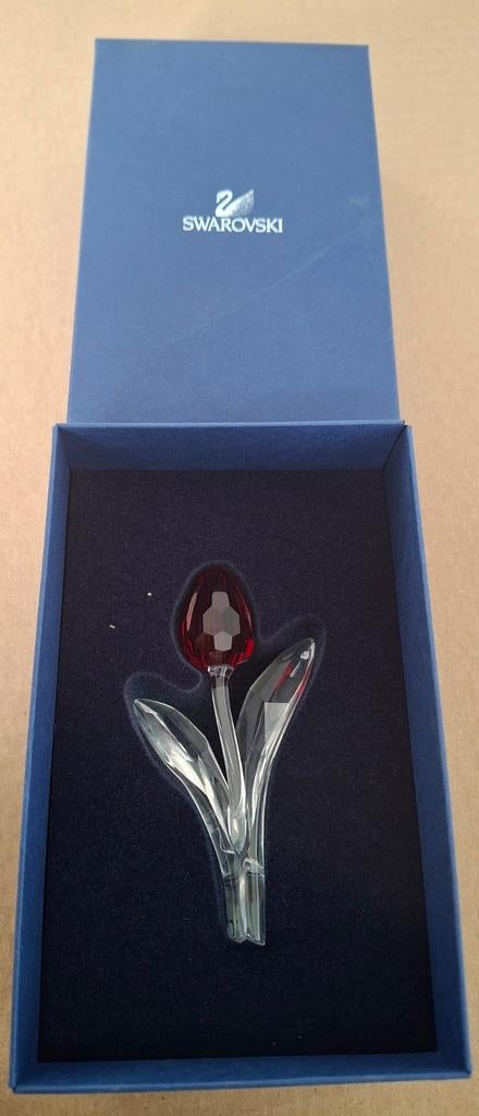 Swarovski in doos. Rode tulp, Verzamelen, Ophalen of Verzenden, Nieuw, Figuurtje