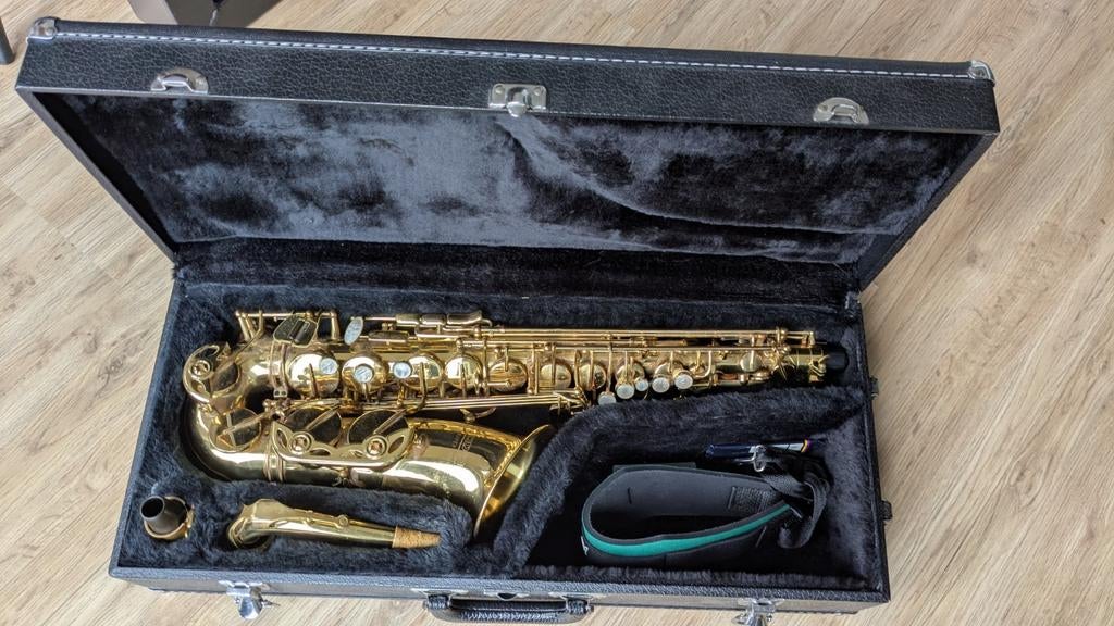 Alt saxofoon Dixon Super Deluxe met koffer, Ophalen, Gebruikt, Alt, Met koffer