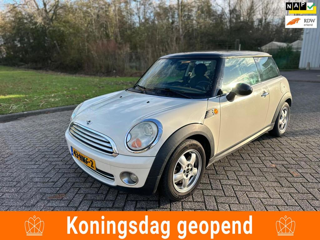 Mini Mini 1.6 Cooper PARKEERSENSOR CLIMA REGENSENSOR, Auto's, Mini, Voorwielaandrijving, Stof, Gebruikt, 750 kg