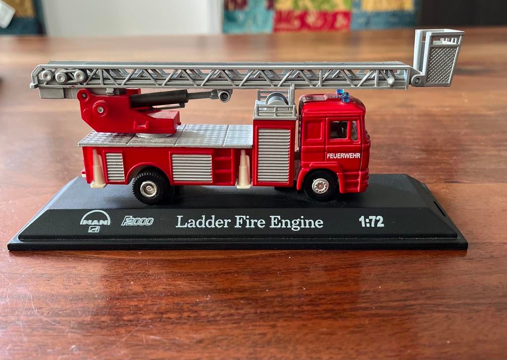 MAN 2000. Ladder Fire Engine. Schaal 1:72, Ophalen of Verzenden, Zo goed als nieuw, Bus of Vrachtwagen