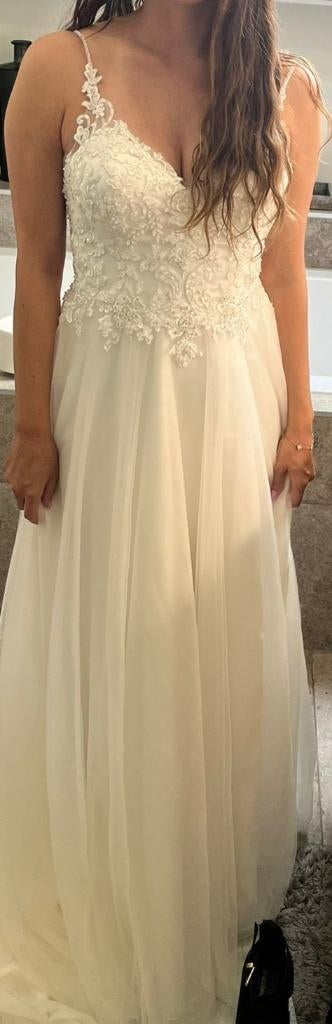 Ivoorkleurige bruidsjurk te koop – nieuw & ongedragen + cape, Kleding | Dames, Gelegenheidskleding, Overige typen, Overige kleuren