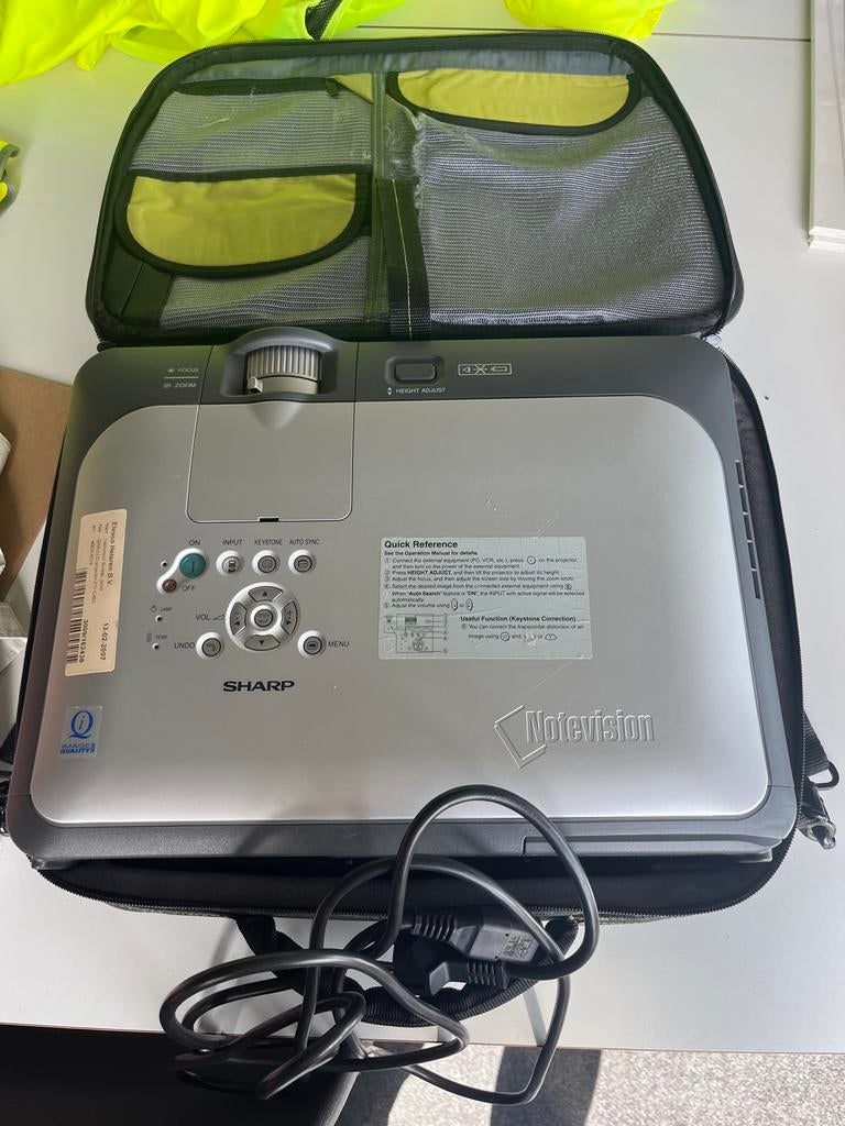 Sharp Notevision projector 2007, Audio, Tv en Foto, Beamers, Ophalen of Verzenden, Gebruikt