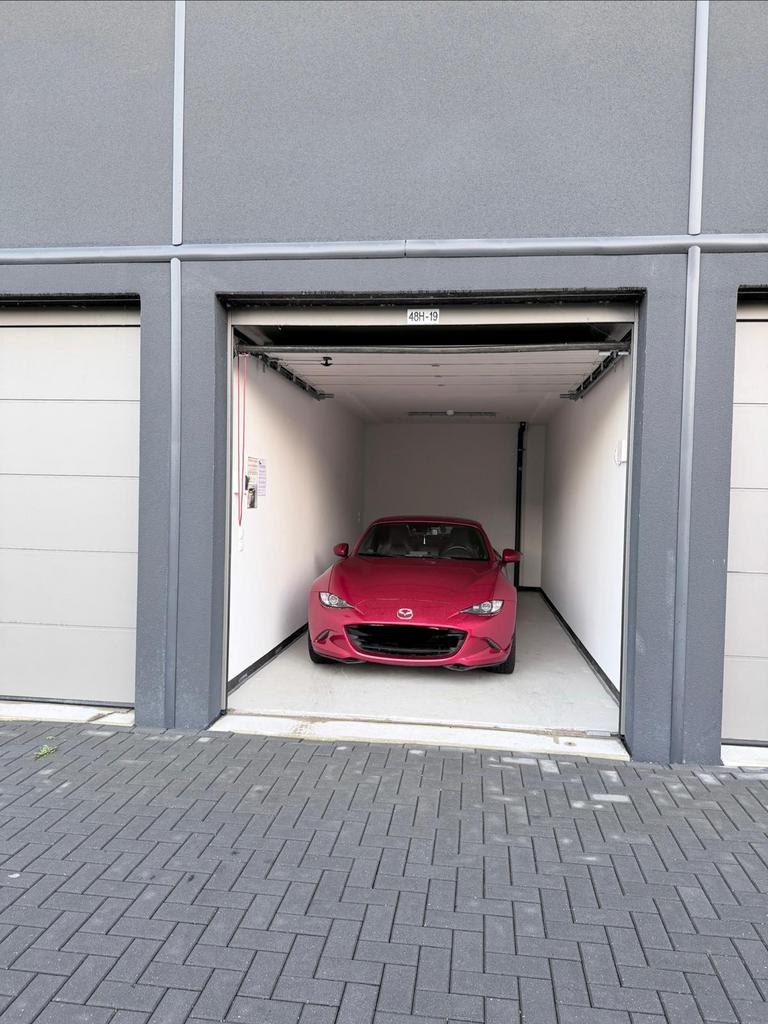 Te Huur garagebox, Almere