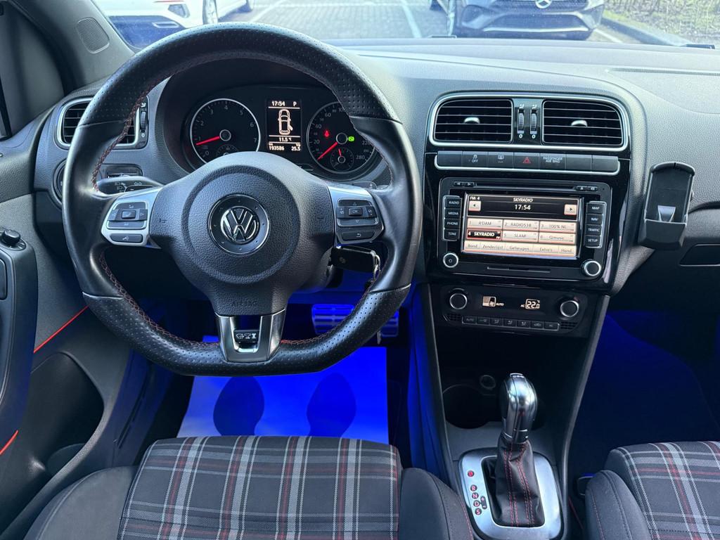 Volkswagen Polo 1.4 TSI GTI AUT 5-DRS ECC/PDC/NAVI/CAM/GTi17, Auto's, Stof, Zwart, 4 cilinders, Stoelverwarming