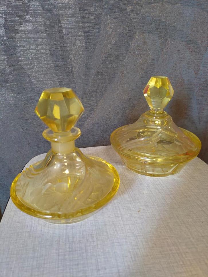 Art Deco Kaptafel set - amberkleurig glas, Antiek en Kunst, Antiek | Glas en Kristal, Ophalen of Verzenden