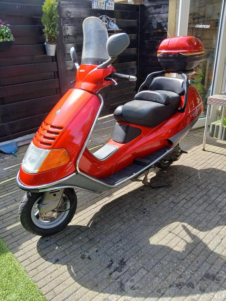 Piaggio hexagon 125cc 2t scooter duits erg goede staat, Fietsen en Brommers, Snorfietsen en Snorscooters, Gebruikt, Piaggio, Tweetakt