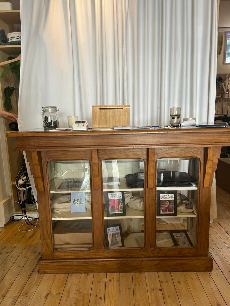 Vintage dressoir winkelmeubel toonbank vitrine antiek houten, Ophalen, 100 tot 150 cm, Minder dan 100 cm, 25 tot 50 cm