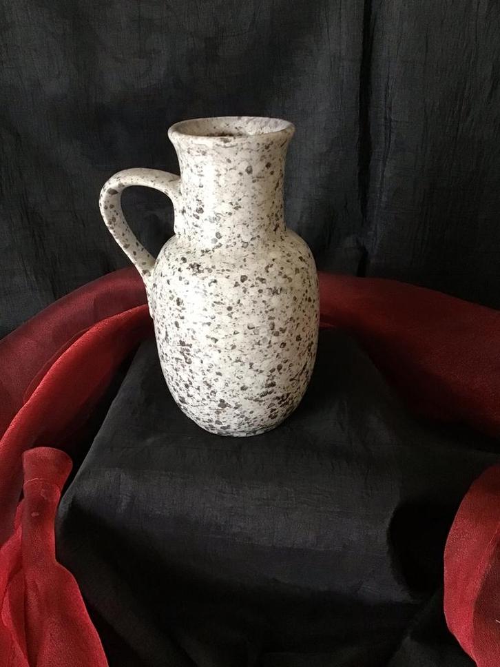 Vaasje keramiek Oost Duitsland Strehla, Antiek en Kunst, Antiek | Keramiek en Aardewerk, Ophalen of Verzenden