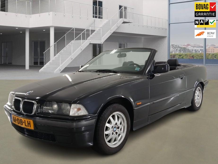 BMW 3-serie Cabrio 318i Executive 1e Eig NL-auto Youngtimer, Auto's, BMW, 1345 kg, Achterwielaandrijving, Gebruikt, Zwart