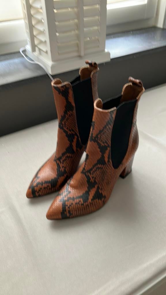 Zgan Paris Texas Korte slangenprint laarsjes mt 37, Ophalen, Zo goed als nieuw