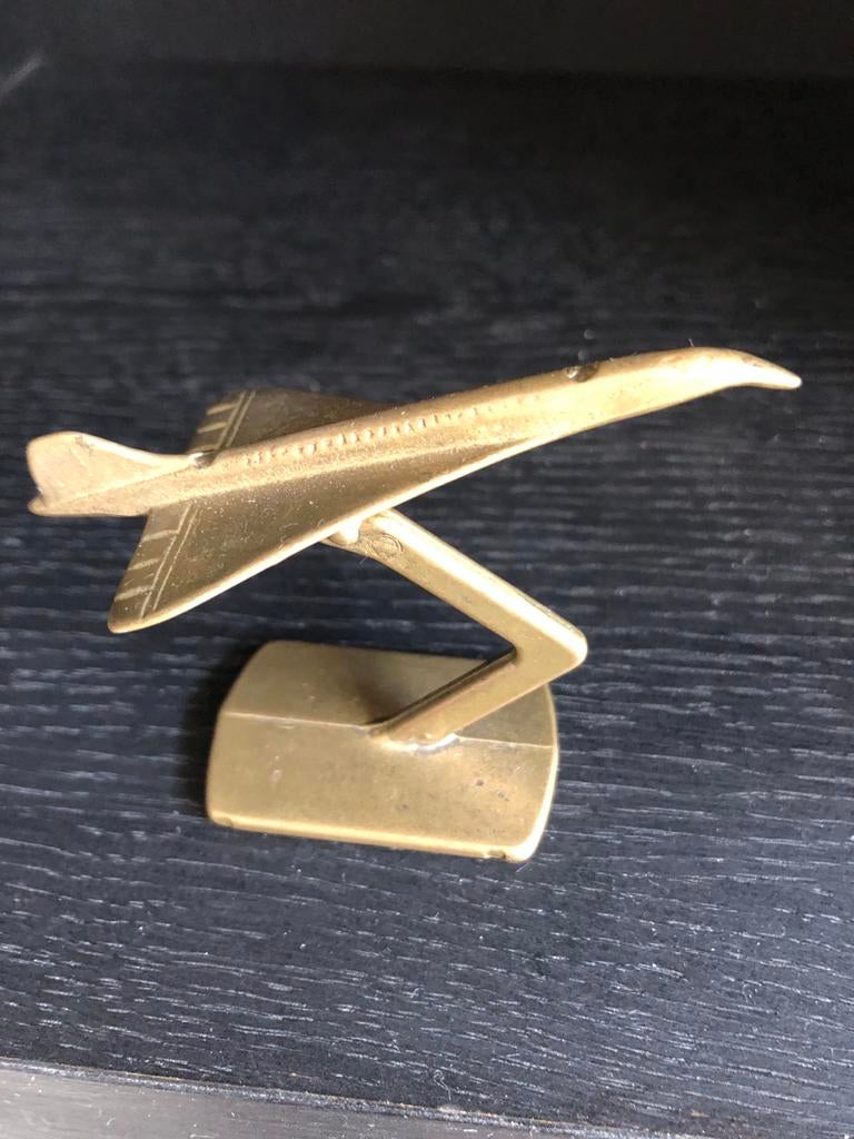 Gouden Concorde vliegtuig op standaard, Ophalen of Verzenden, Gebruikt, Schaalmodel