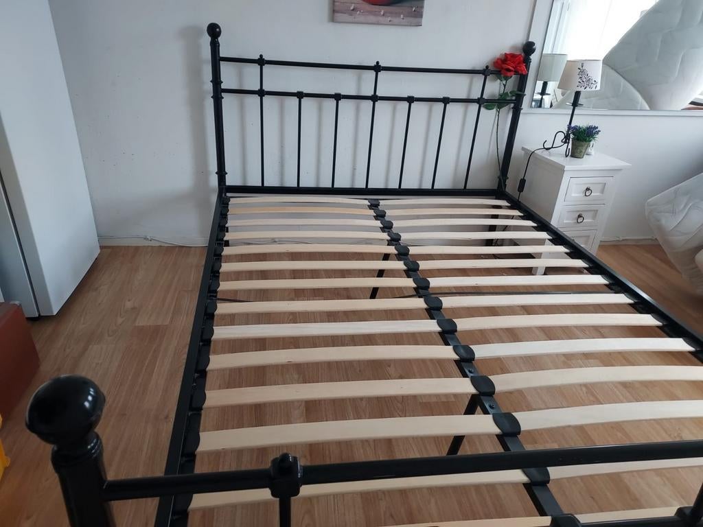 Tweepersoons ledikant 140x200 cm - Zwart metaal, Huis en Inrichting, Slaapkamer | Bedden, Ophalen, Gebruikt, Zwart, Tweepersoons