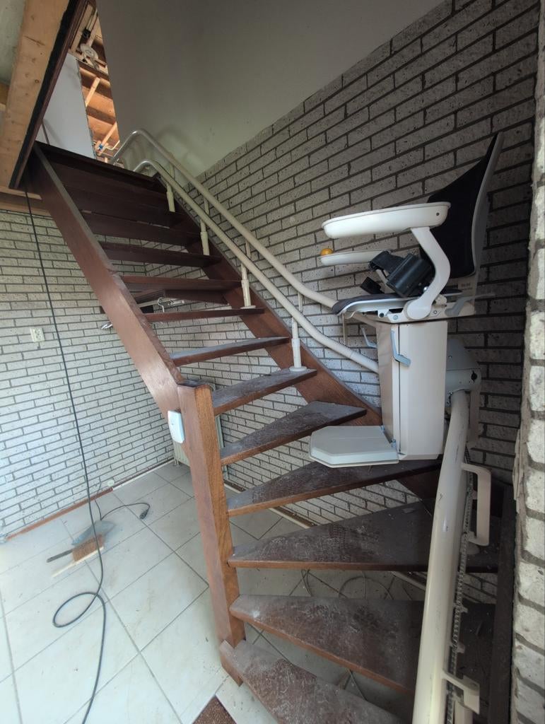 Otolift traplift, Ophalen, Gebruikt, Met bocht