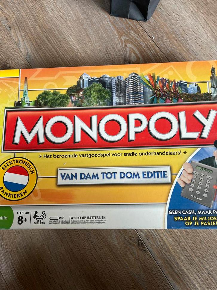 Monopoly: Van Dam tot Dom Editie - Elektronisch Bankieren, Hobby en Vrije tijd, Gezelschapsspellen | Bordspellen, Gebruikt, Een of twee spelers