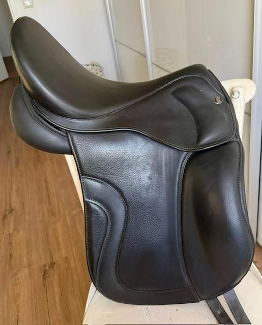 Kingsley D1 17,5 inch zadel, Dieren en Toebehoren, Ophalen of Verzenden, Zo goed als nieuw