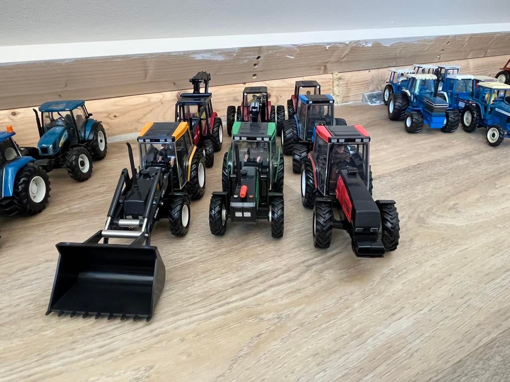 Britains Valmet, Hobby en Vrije tijd, Modelauto's | 1:32, Ophalen of Verzenden, Zo goed als nieuw, Tractor of Landbouw, Britains