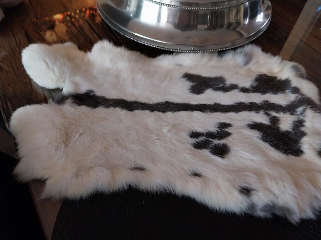 Decoratieve vacht, wit met donkere vlekken, 50 cm, Ophalen, Minder dan 50 cm, Gebruikt, 50 tot 100 cm