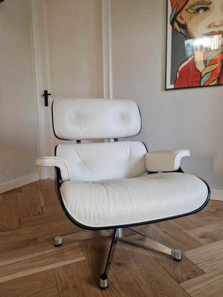 Vitra Eames Lounge Chair met Ottoman, Huis en Inrichting, Fauteuils, Zo goed als nieuw, Hout, Leer, 75 tot 100 cm, Ophalen