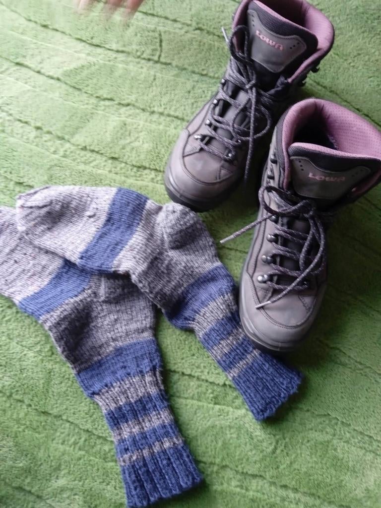 Lova laarsen, Kleding | Dames, Sokken en Kousen, Ophalen of Verzenden, Zo goed als nieuw, Maat 35 t/m 38, Sokken en Kniesokken