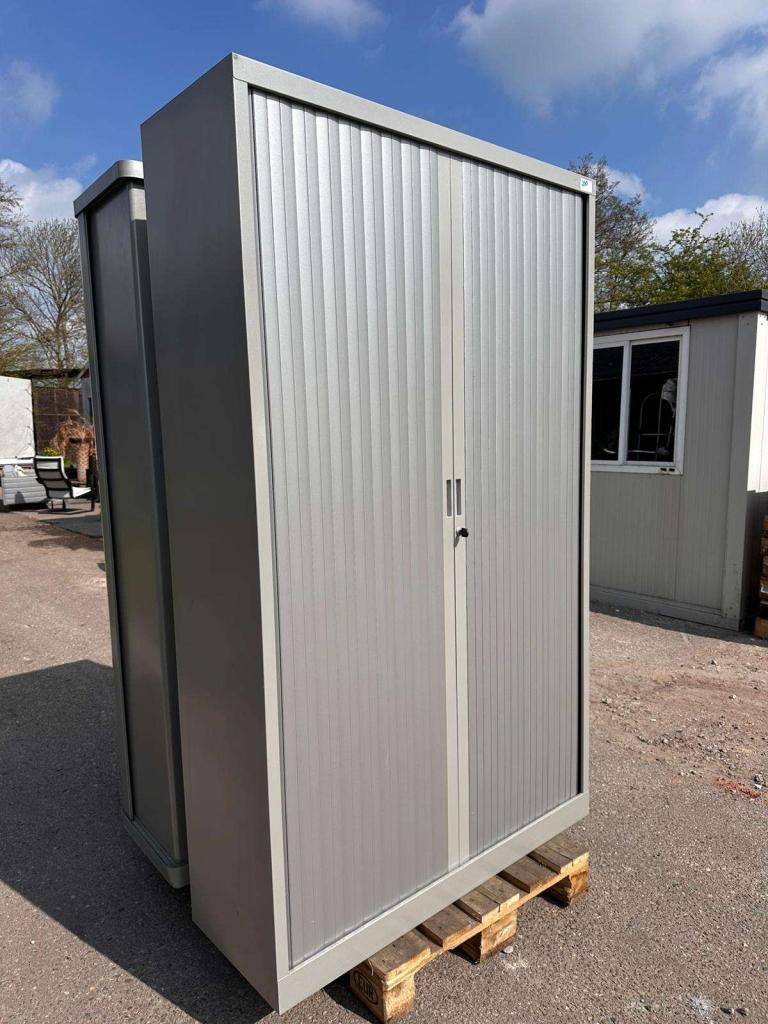 Nette roldeurkast kantoorkast archiefkast dossierkast, Gebruikt, 100 tot 150 cm, Niet ingevuld, Met slot