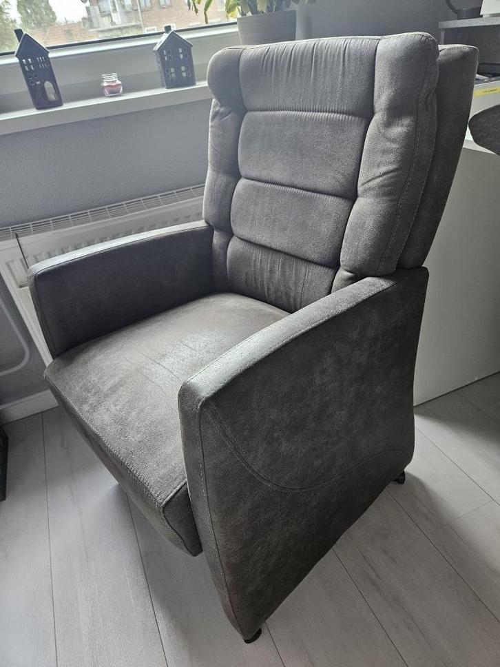 Bruine comfortabel stoel fauteuil op wielen bureaustoel, Huis en Inrichting, Stoelen, Gebruikt, Eén, Stof, Overige materialen