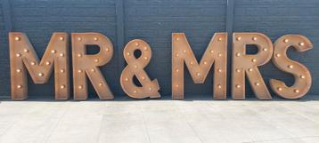 Licht letters feest en ballondecoratie lichtletters bruiloft beschikbaar voor biedingen