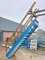 Stalen trap blauw hoog 2,73mtr nob019, Doe-het-zelf en Verbouw, Ladders en Trappen, Ophalen, Zo goed als nieuw, 2 tot 4 meter