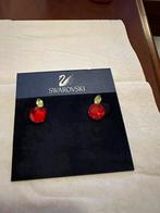 Swarovski oorstekers appeltjes, Met kristal, Nieuw, Ophalen of Verzenden, Knopjes of Stekers