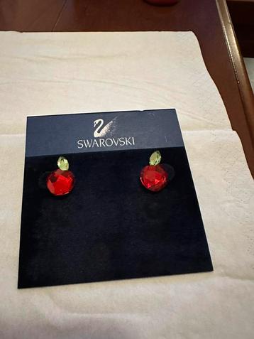 Swarovski oorstekers appeltjes beschikbaar voor biedingen