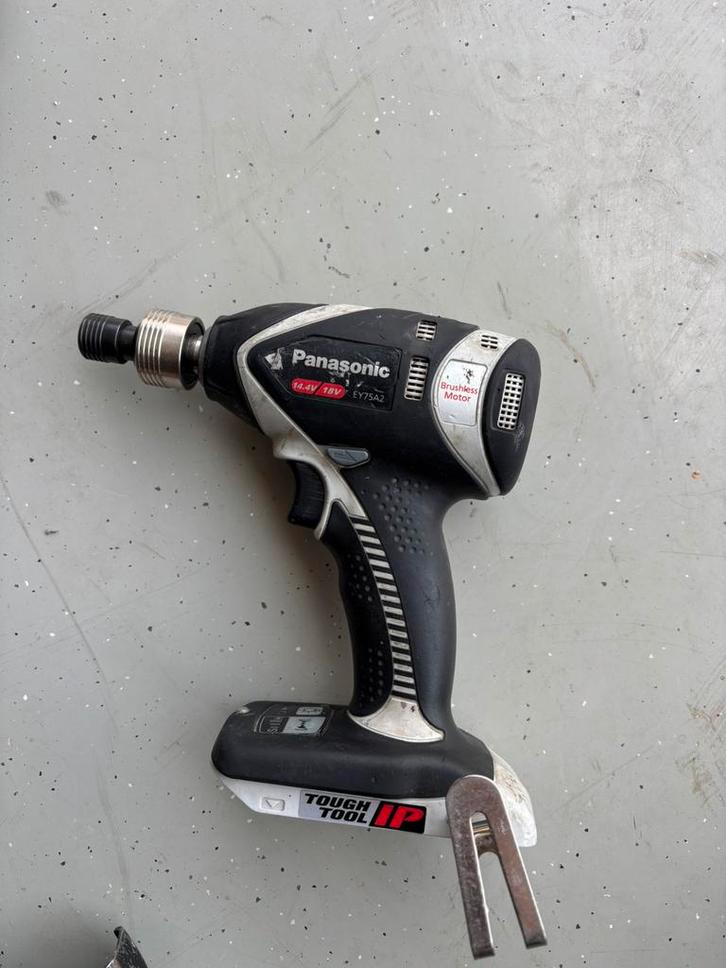 Slagmoersleutel Panasonic EY75A8X met 14.4-18V Li-Ion Accu, Doe-het-zelf en Verbouw, Gereedschap | Boormachines, Zo goed als nieuw