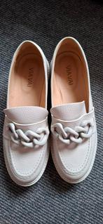 Via vai instappers/loafers maat 39 nieuwstaat, Kleding | Dames, Schoenen, Ophalen of Verzenden, Zo goed als nieuw, Beige, Instappers