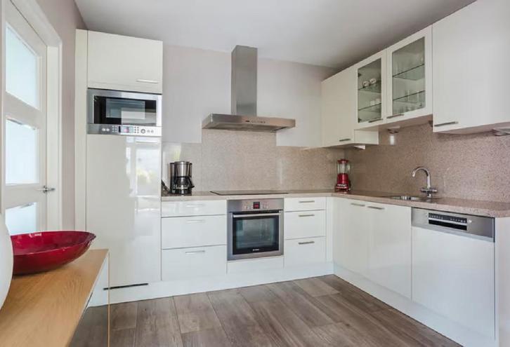 Hoogglans Witte Keuken, Huis en Inrichting, Keuken | Complete keukens, Gebruikt, Hoekkeuken, Wit, Graniet of Steen, Hoogglans of Gelakt